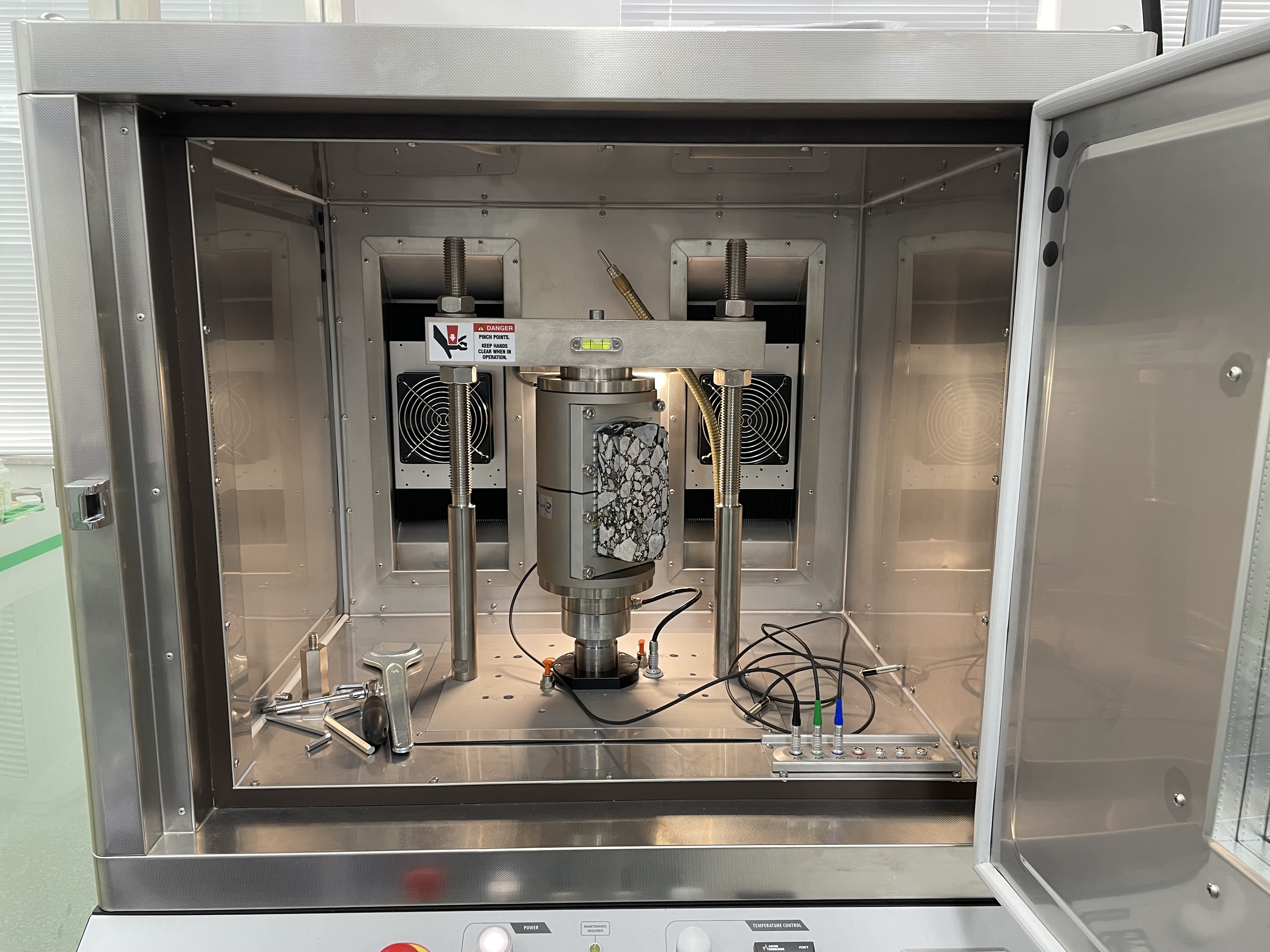 电动多功效沥青混淆料动态试验机（标准型） - 太阳成集团61